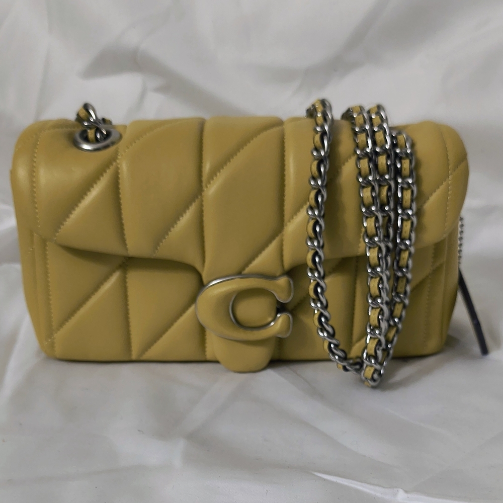 COACH
Tabby Shoulder Bag 20 With Quilting In Silver/hay